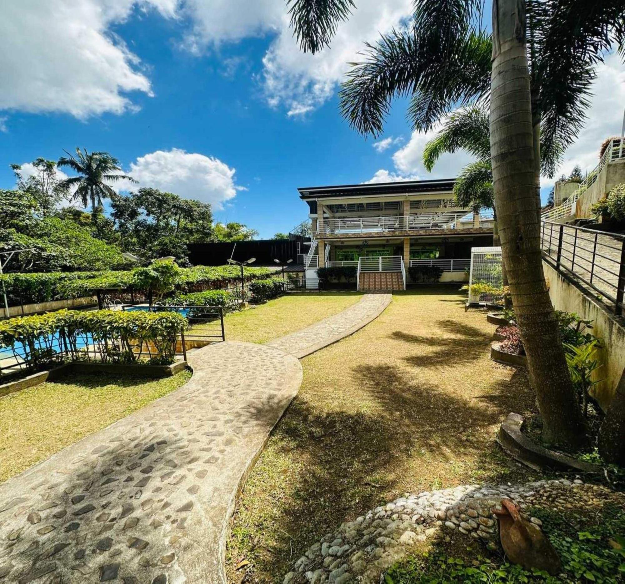 Oyo 1067 Villa Sofia At Silang Tagaytay City Esterno foto